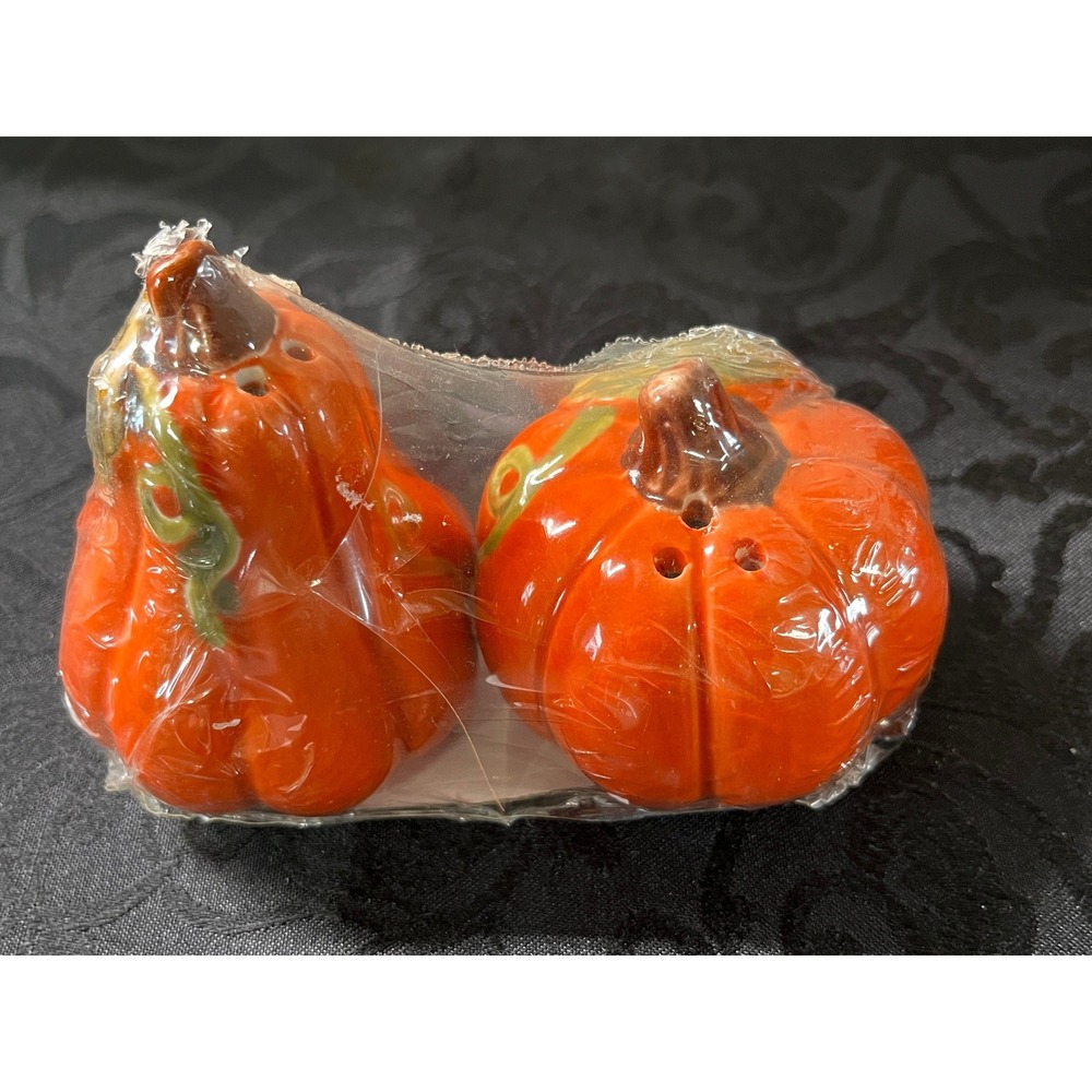 Orange Ceramic Pumpkin Gourd Salt Pepper Shakers Set Fall Autumn Decor NIP
